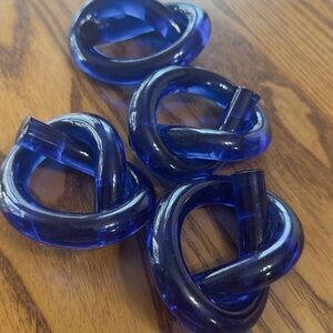 Set Of 4 Dorothy Thorpe Pretzel Twist Modernist Lucite Napkin Rings Cobalt Blue